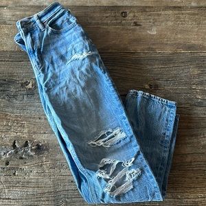 American Eagle distressed jeans (Never worn)